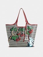 フェラガモ(Ferragamo), セリーヌ(CELINE), ジミー チュウ(JIMMY CHOO), ディオール(DIOR), マックイーン(McQueen), ロエベ(LOEWE), プラダ(PRADA), ディーゼル(DIESEL), ボッテガ・ヴェネタ(BOTTEGA VENETA), ブルガリ(BVLGARI), マルベリー(MULBERRY), コーチ(COACH), ロジェ ヴィヴィエ(Roger Vivier), ゴヤール(GOYARD), ヴァレクストラ(Valextra), ザ・ロウ(THE ROW), ポーター(PORTER), シーバイクロエ(See By Chloé), ハイク(HYKE), ナナナナ(nana-nana) レディースバッグ2022年春｜写真15