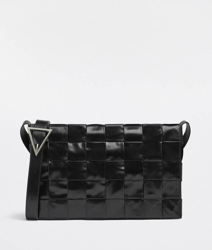 フェラガモ(Ferragamo), セリーヌ(CELINE), ジミー チュウ(JIMMY CHOO), ディオール(DIOR), マックイーン(McQueen), ロエベ(LOEWE), プラダ(PRADA), ディーゼル(DIESEL), ボッテガ・ヴェネタ(BOTTEGA VENETA), ブルガリ(BVLGARI), マルベリー(MULBERRY), コーチ(COACH), ロジェ ヴィヴィエ(Roger Vivier), ゴヤール(GOYARD), ヴァレクストラ(Valextra), ザ・ロウ(THE ROW), ポーター(PORTER), シーバイクロエ(See By Chloé), ハイク(HYKE), ナナナナ(nana-nana) レディースバッグ2022年春｜写真24