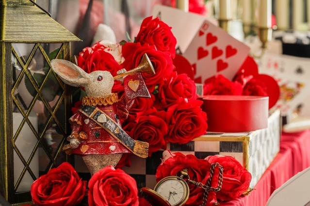 不思議の国のアリス アートボード アフタヌーンティーコラボ 匿名配送 ふしぎの国のアリス』のディズニーコレクション登場