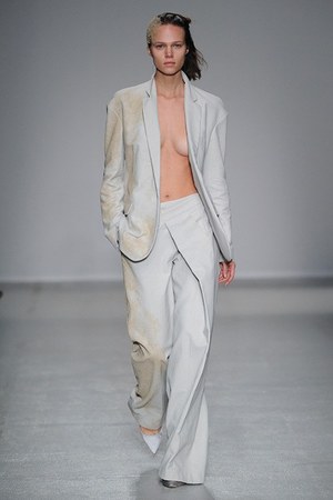 A.F.ヴァンデヴォースト(A.F.VANDEVORST) 2014年春夏ウィメンズコレクション  - 写真3