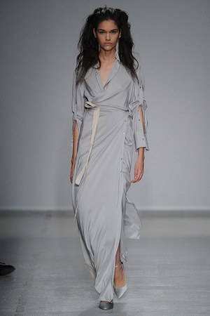 A.F.ヴァンデヴォースト(A.F.VANDEVORST) 2014年春夏ウィメンズコレクション  - 写真4