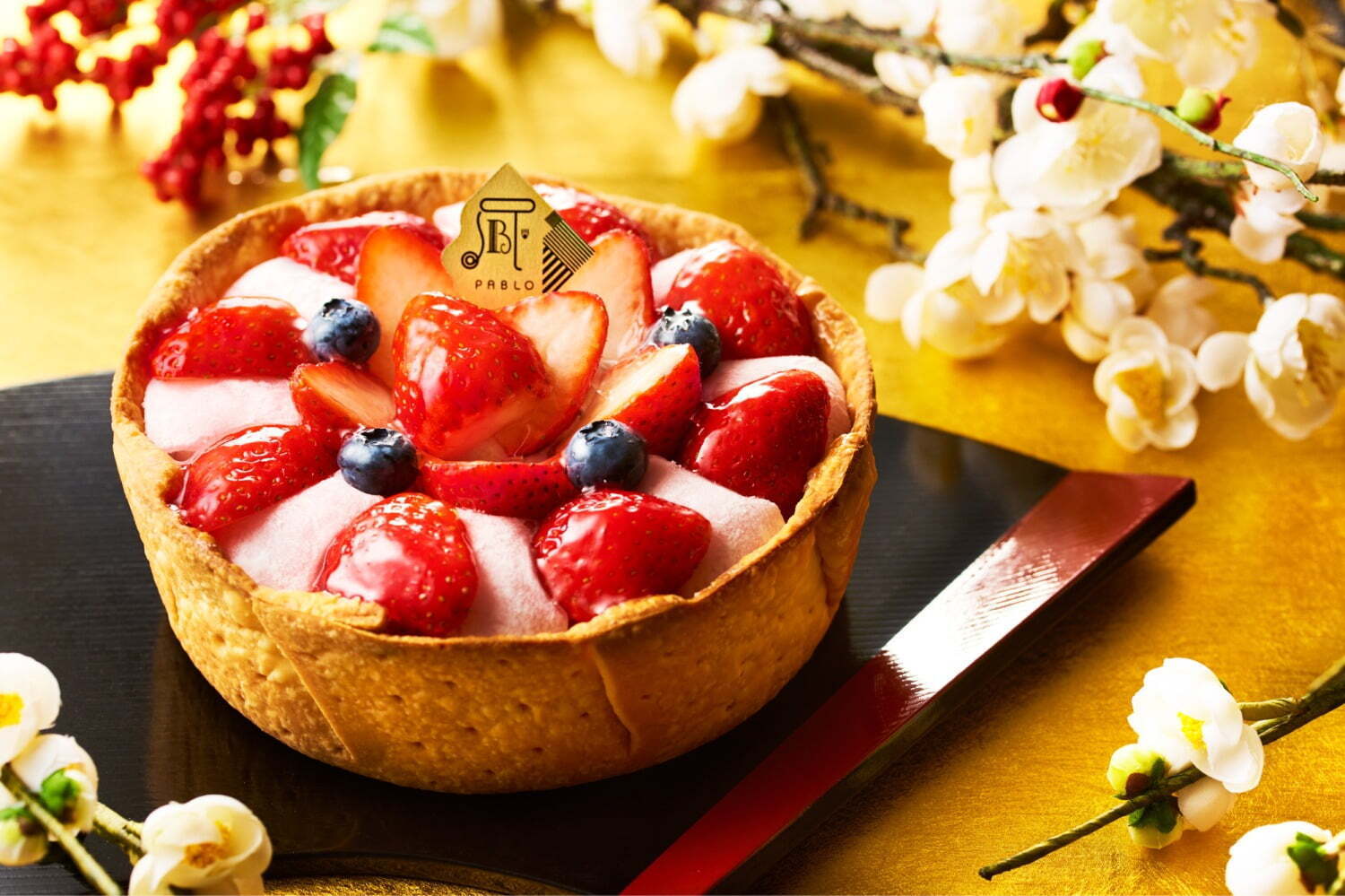 パブロ新春限定“いちご大福”風チーズタルト、フレッシュ苺×つぶあんクリーム×ぎゅうひで