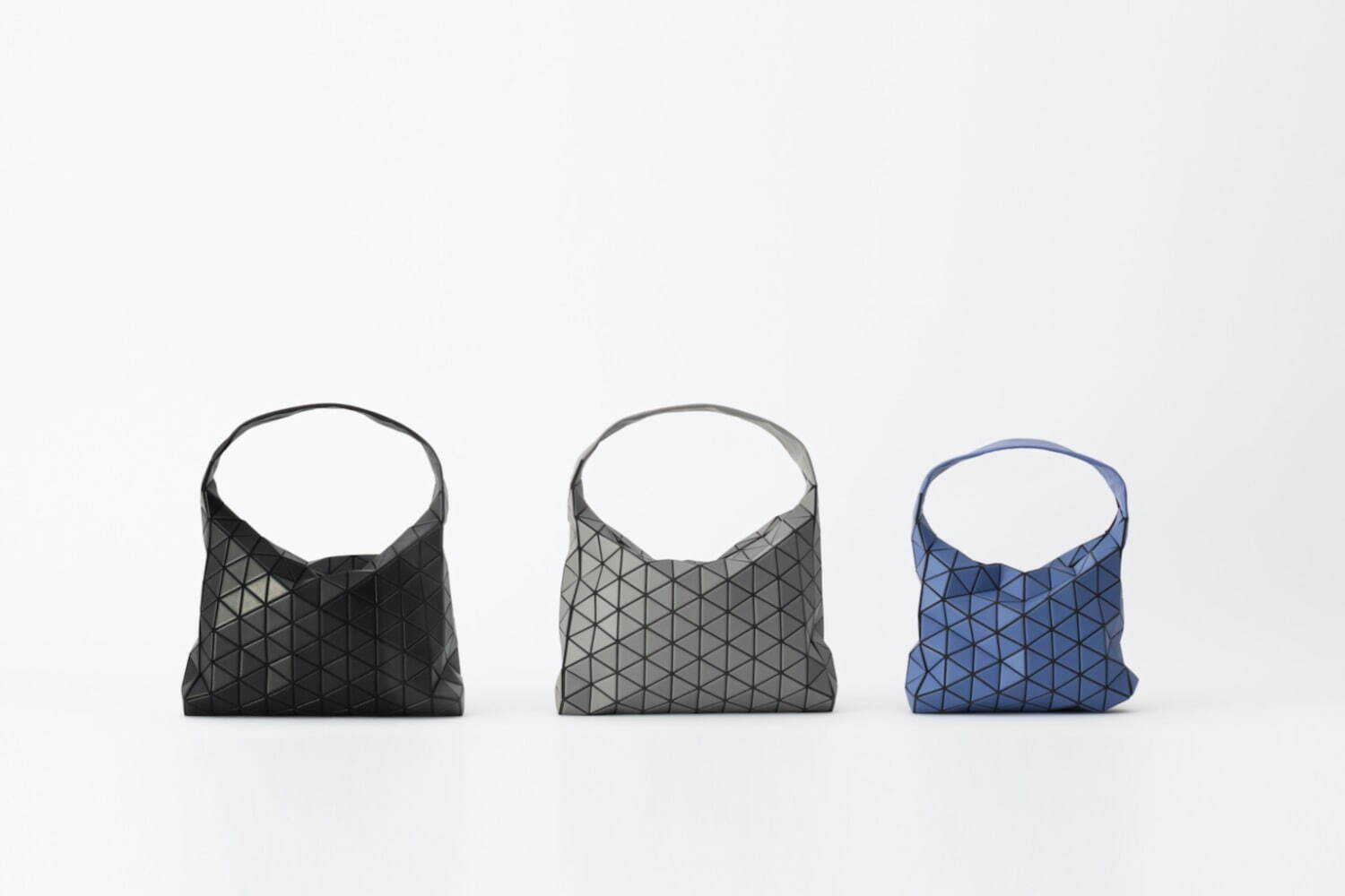 BAO BAO ISSEY MIYAKE22年新作バッグ、“楕円形”の新ハンドバッグなど｜写真5