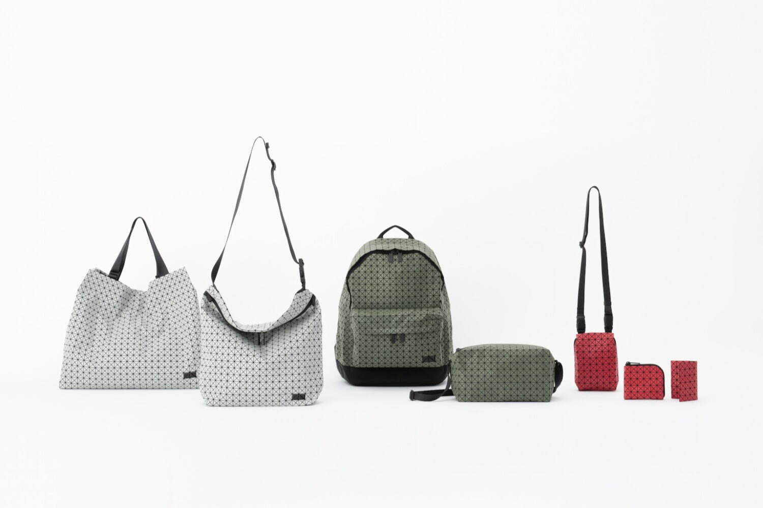 BAO BAO ISSEY MIYAKE22年新作バッグ、“楕円形”の新ハンドバッグなど｜写真2