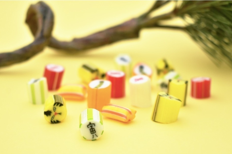 パパブブレ「トラや獅子舞」モチーフのお正月限定キャンディ、“本物そっくり”鏡餅キャンディも