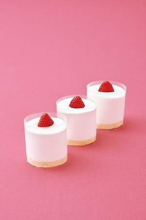 不二家、“とろ～りなめらか”新感覚ショートケーキ＆ショート