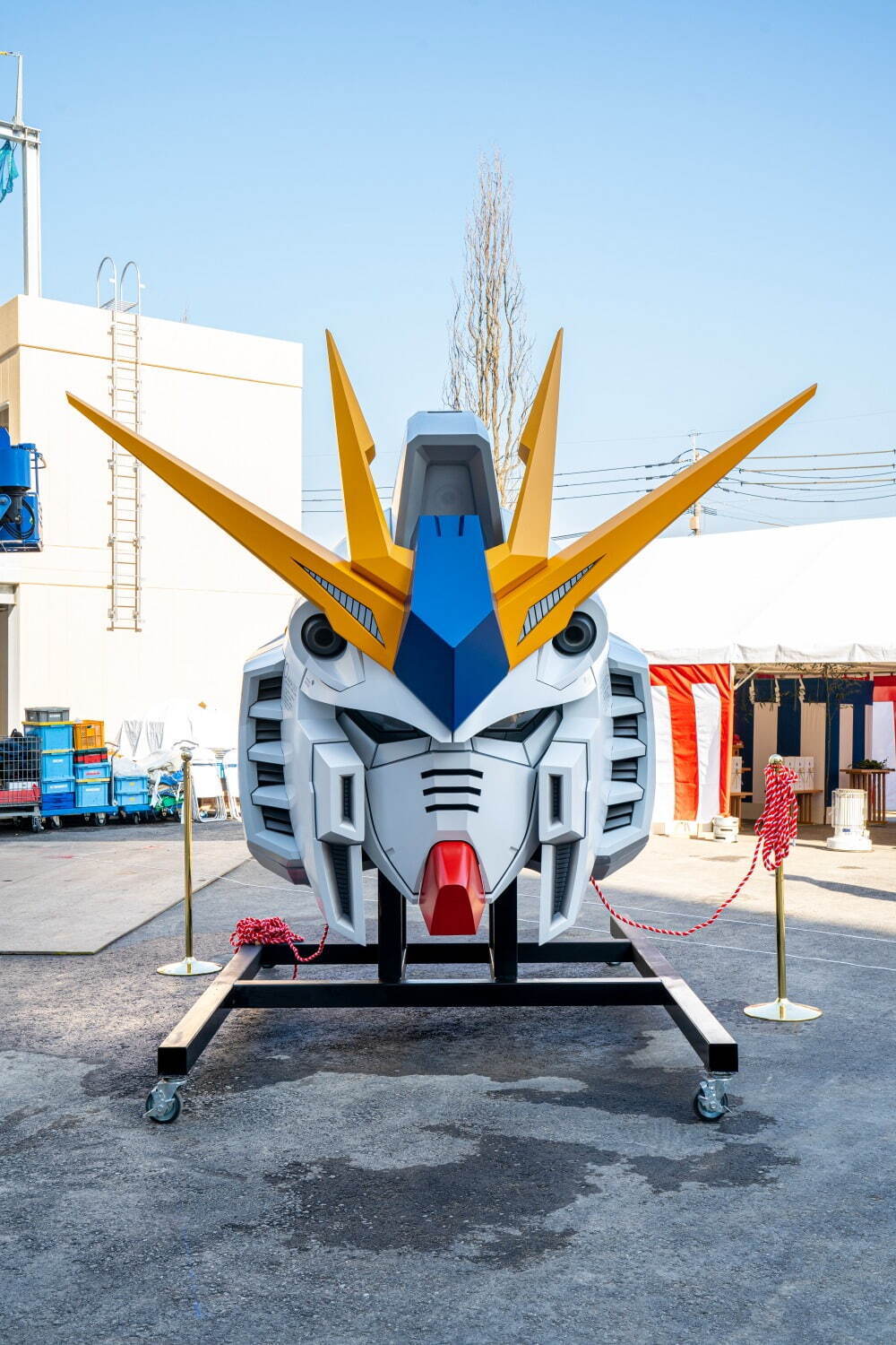 実物大νガンダム立像がららぽーと福岡に、“逆シャア”の「RX-93νガンダム」が原型｜写真3