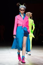 イッセイ ミヤケ(ISSEY MIYAKE), ディオール(DIOR), ケンゾー(KENZO), メゾン マルタン マルジェラ(Maison Martin Margiela), ヨウジヤマモト(Yohji Yamamoto), ジル サンダー(JIL SANDER), プラダ(PRADA), マルニ(MARNI), サカイ(sacai), カルヴェン(CARVEN) スポーティ＆エレガント｜写真11