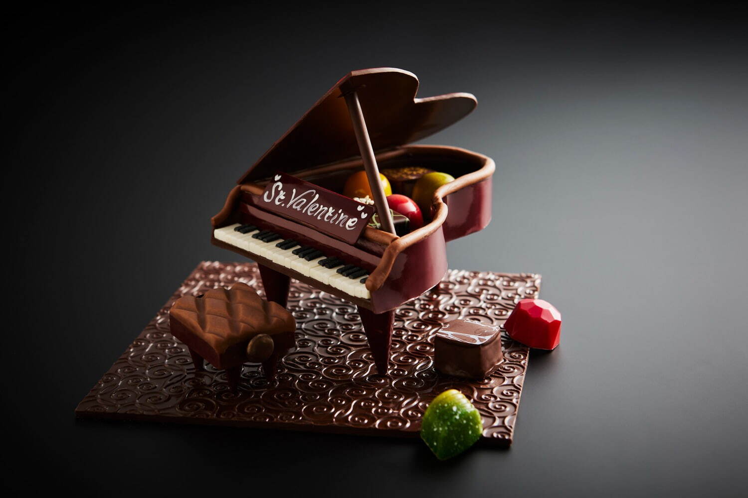 京王プラザホテル - “グランドピアノ”チョコレートや和のボンボンショコラ