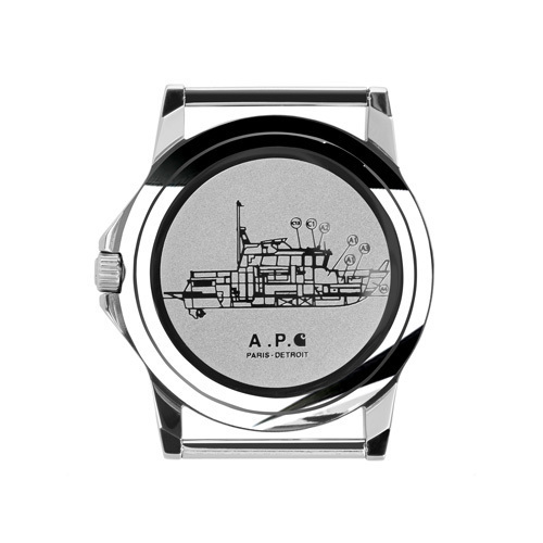 A.P.C.＋カーハート、最後のカプセルコレクション発売 - ジャケット、下着、時計など幅広く展開 コピー