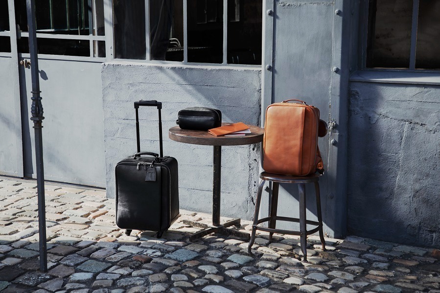 土屋鞄製造所から初のレザースーツケース、革製の旅行用製品を扱う新シリーズ「トラベル」｜写真1