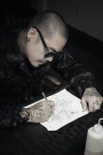 ロジェ・デュブイ“宇宙船の旅”を表現した新作ウォッチ、タトゥーアーティスト・Dr.Wooとコラボ｜写真13