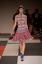 アレキサンダー・マックイーン 2014年春夏コレクション - 力強く生まれ変わった20世紀アート｜写真19