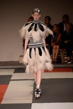 アレキサンダー・マックイーン 2014年春夏コレクション - 力強く生まれ変わった20世紀アート｜写真25