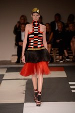 アレキサンダー・マックイーン 2014年春夏コレクション - 力強く生まれ変わった20世紀アート｜写真27