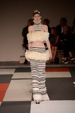 アレキサンダー・マックイーン 2014年春夏コレクション - 力強く生まれ変わった20世紀アート｜写真31