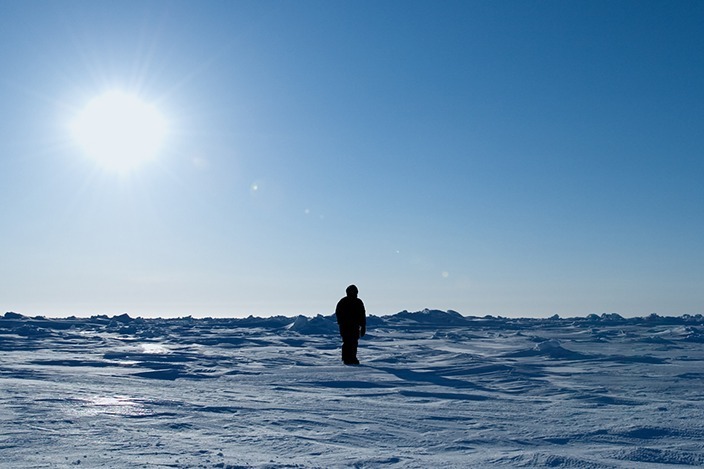 美術館｜展覧会「地球がまわる音を聴く」森美術館で - 現代アートから考える、現代の「ウェルビーイング」とは？