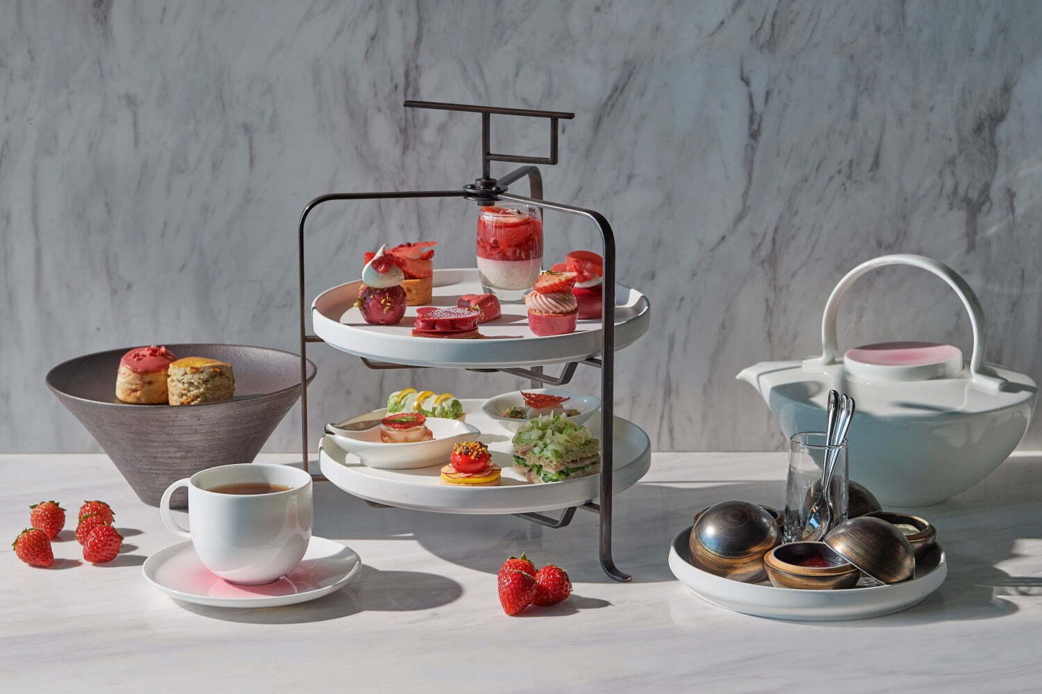 日本茶｜フォーシーズンズホテル東京大手町「苺＆チョコレートアフタヌーンティー」苺タルトやスコーンなど