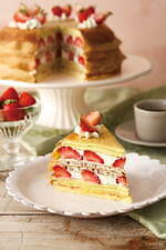 アフタヌーンティー・ティールーム＆ラブアンドテーブル新作“プリン付き”苺パフェ＆ミルクレープ｜写真11