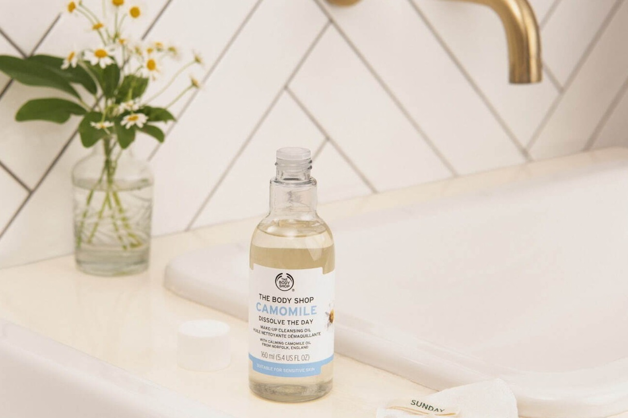 クレンジングオイル｜ザボディショップ2022年春スキンケア、「カモマイルシリーズ」新作クレンジングオイル