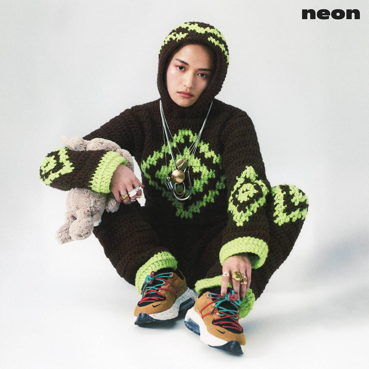 iri 最新アルバム『neon』通常盤(CD) 3,300円、初回限定盤(CD+CD) 3,960円