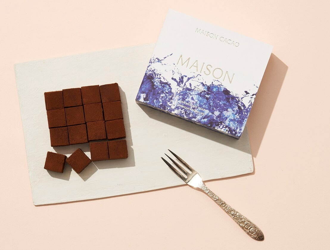 銀座三越のバレンタイン ハート缶入りの 花びらチョコ やシャインマスカットの アロマ生チョコ など ファッションプレス