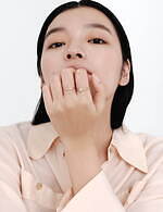 ジュエッテから“ピンク×白”の新作ジュエリー、華奢パールのリングやローズクォーツのネックレス｜写真2