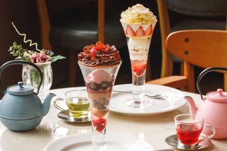 "花束"モチーフのバレンタイン＆ホワイトデー限定ショコラパフェ、サロン ベイクアンドティーで