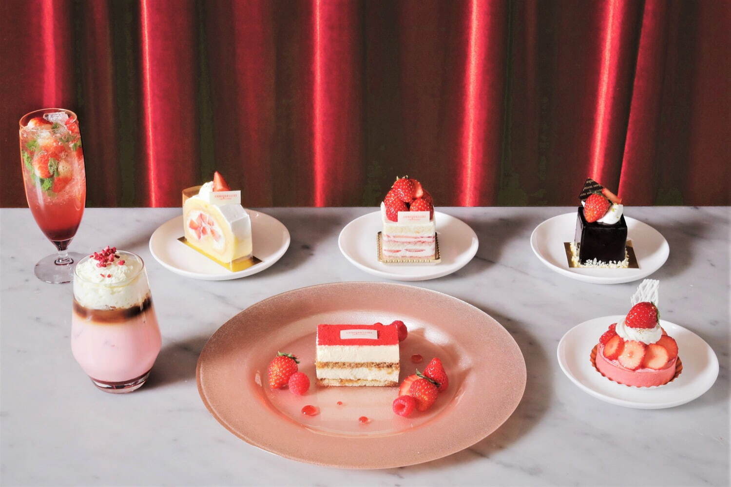 アニヴェルセルカフェ 表参道の苺フェア、多彩な限定スイーツ＆ドリンク - アフタヌーンティープランも