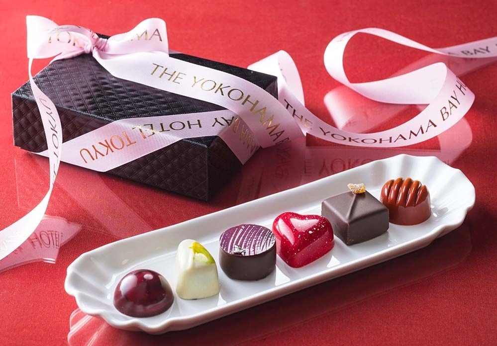 横浜ベイホテル東急のバレンタイン2022、6種のチョコアソート＆まるで“宝石箱”なスイーツBOX｜写真2