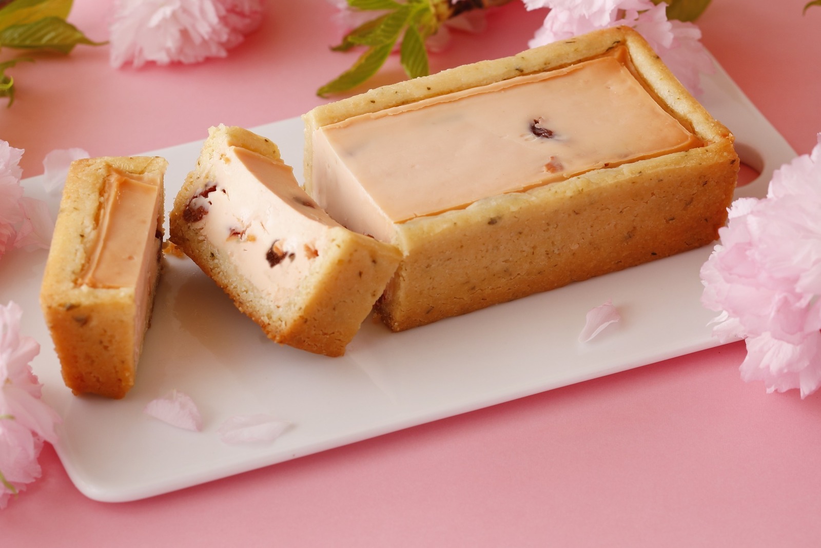 資生堂パーラーから春限定 さくら味 のチーズケーキ 濃厚クリームチーズ 桜香るビスキュイ ファッションプレス