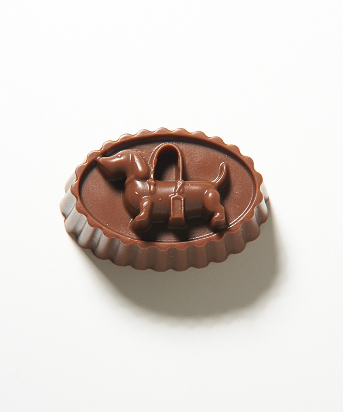トム ブラウン チョコレート新作“愛犬ヘクター＆革靴”デザインのチョコレート｜写真1
