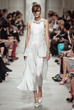 シャネル 2013-14年クルーズコレクション - 光とフェミニティ、スポーツスタイルが溶け合って｜写真45