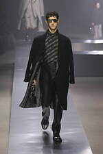 フェンディ 2022年秋冬コレクション - クラシックの伝統を打ち砕く、破壊的なテーラリング｜写真33