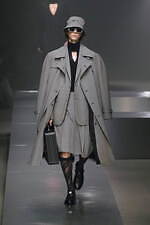 フェンディ 2022年秋冬コレクション - クラシックの伝統を打ち砕く、破壊的なテーラリング｜写真34