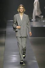 フェンディ 2022年秋冬コレクション - クラシックの伝統を打ち砕く、破壊的なテーラリング｜写真37