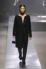 フェンディ 2022年秋冬コレクション - クラシックの伝統を打ち砕く、破壊的なテーラリング｜写真51