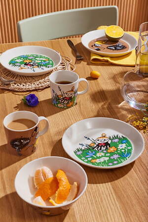 アラビア「ムーミン」食器に新作、ちびのミイ＆スティンキーのカラフル 