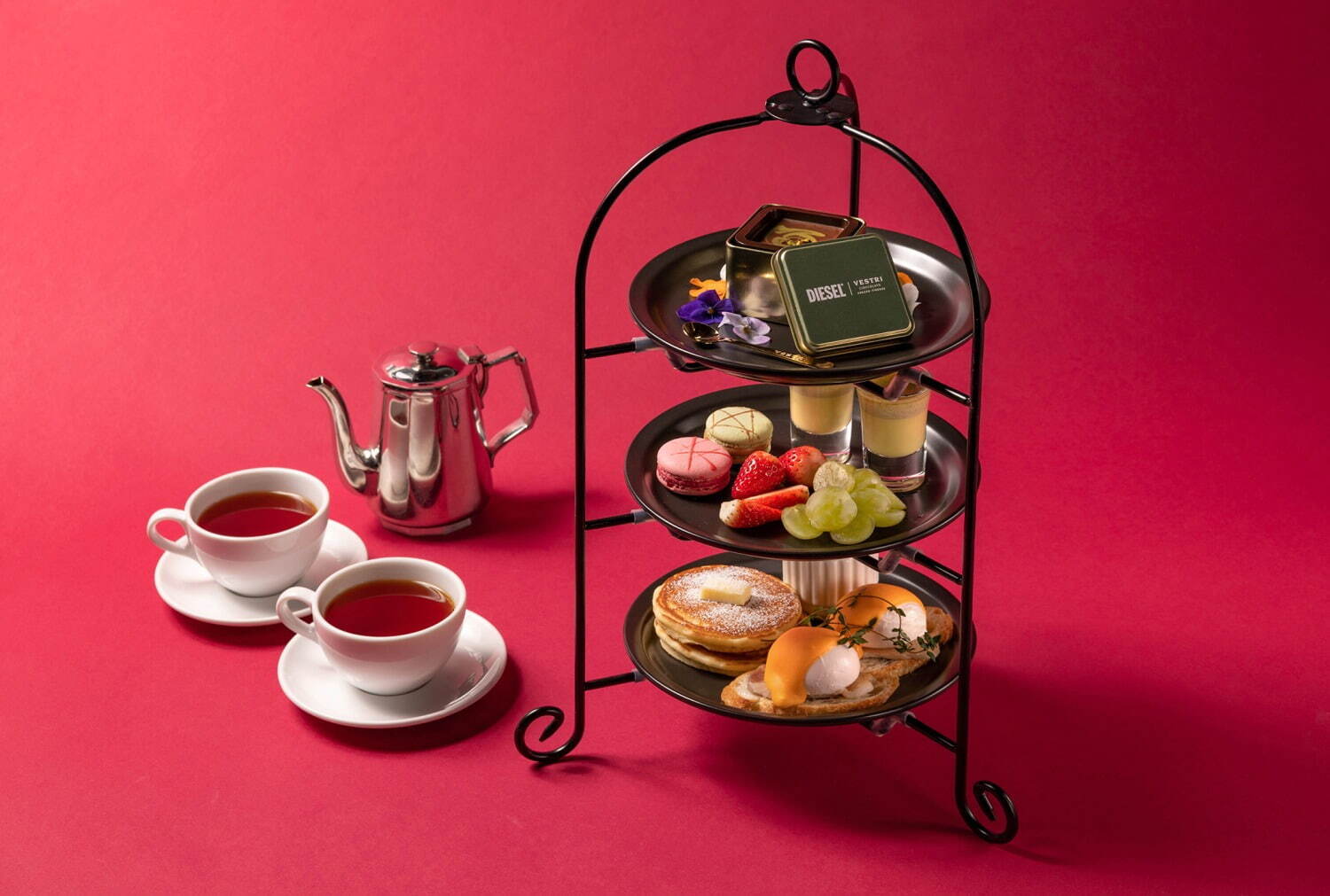 ディーゼルのグロリアスチェーンカフェ×伊チョコ・ヴェストリのバレンタインアフタヌーンティー
