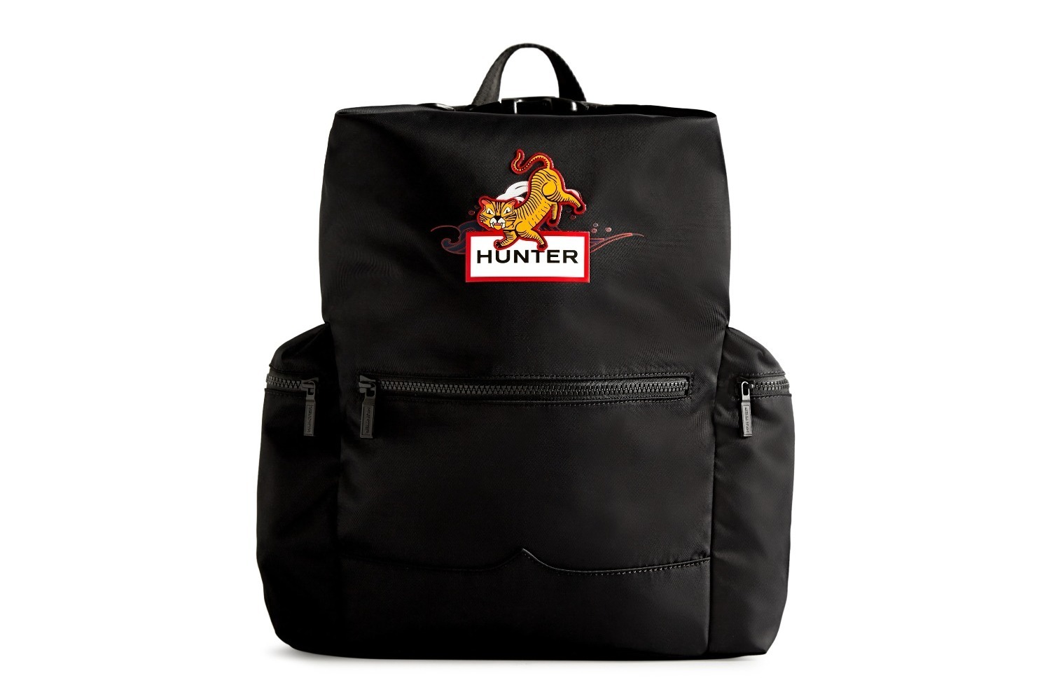 ハンターから22年干支“タイガー”のイラストロゴ入り限定レインブーツ＆バックパック