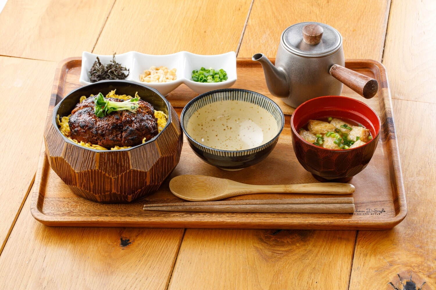 名古屋発ハンバーグの人気店「挽き肉のトリコ」渋谷に新店舗、味変しながら味わう“究極のハンバーグ定食”｜写真2