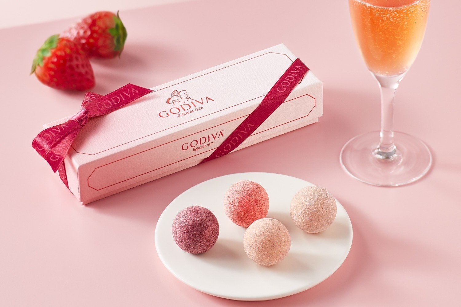 ゴディバからシャンパン×「紅ほっぺ」のピンクトリュフボックス、ジェイアール名古屋タカシマヤ限定で