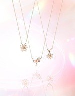 アナ スイ(ANNA SUI), スタージュエリー(STAR JEWELRY), スタージュエリー ガール(STAR JEWELRY GIRL), サマンサシルヴァ(SAMANTHA SILVA), サマンサティアラ(Samantha Tiara), ヴァンドームブティック(VENDOME BOUTIQUE), カナル 4℃(Canal 4℃), プラス ヴァンドーム(PLUS VENDOME), オデュース4℃(EAU DOUCE4℃) 花モチーフのアクセサリー特集｜写真7