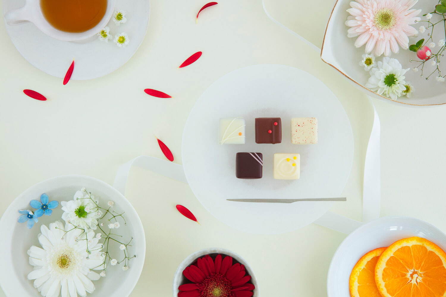 八芳園「kiki-季季-」“日本の四季”を表現したバレンタインチョコレート、柚子や桜の和ショコラ - ファッションプレス