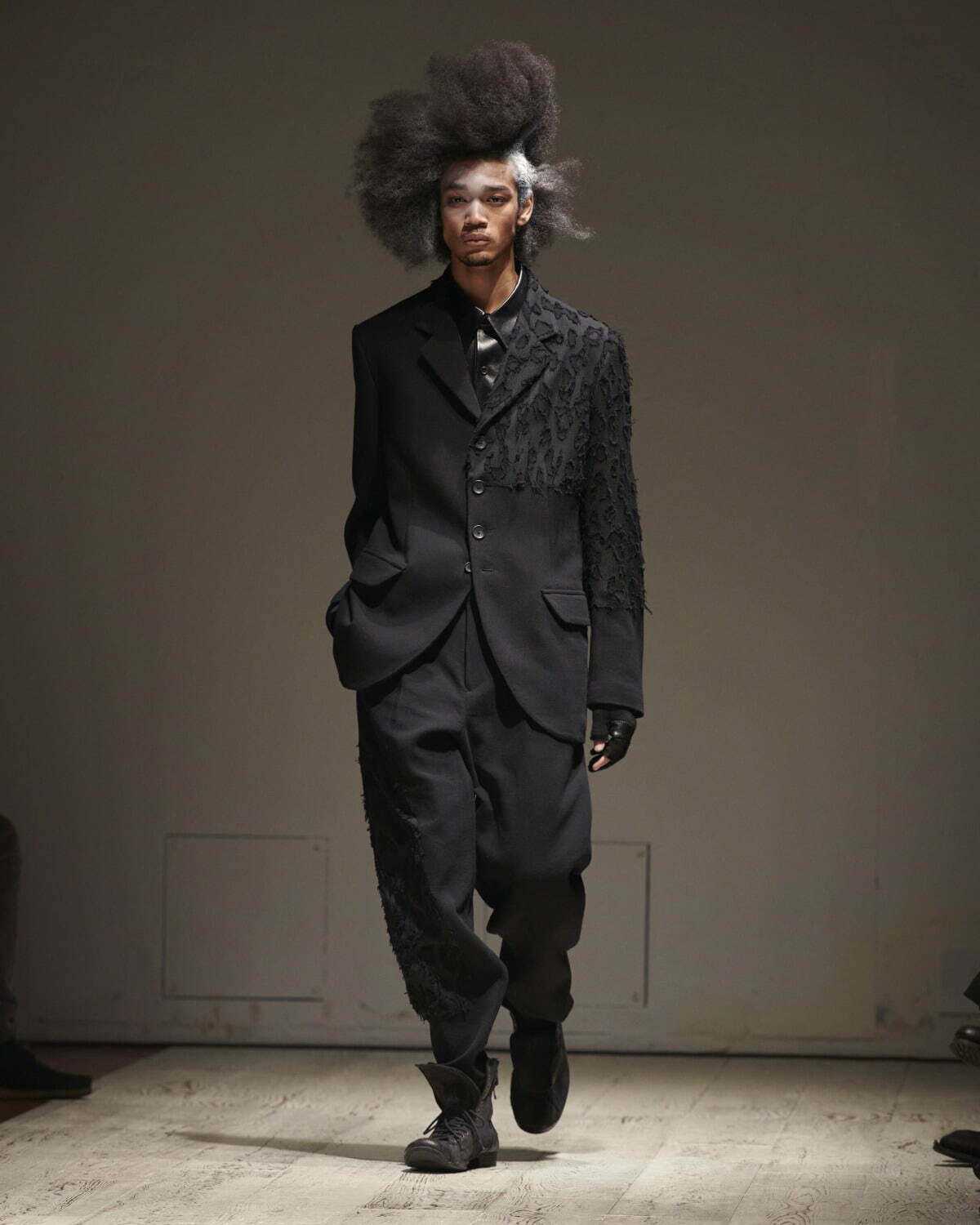 ヨウジヤマモト(Yohji Yamamoto) 2022-23年秋冬メンズコレクション  - 写真7