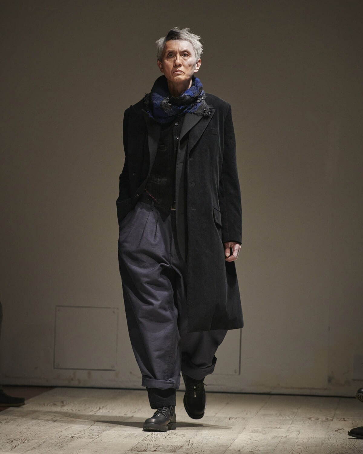 ヨウジヤマモト(Yohji Yamamoto) 2022-23年秋冬メンズコレクション ファッションプレス