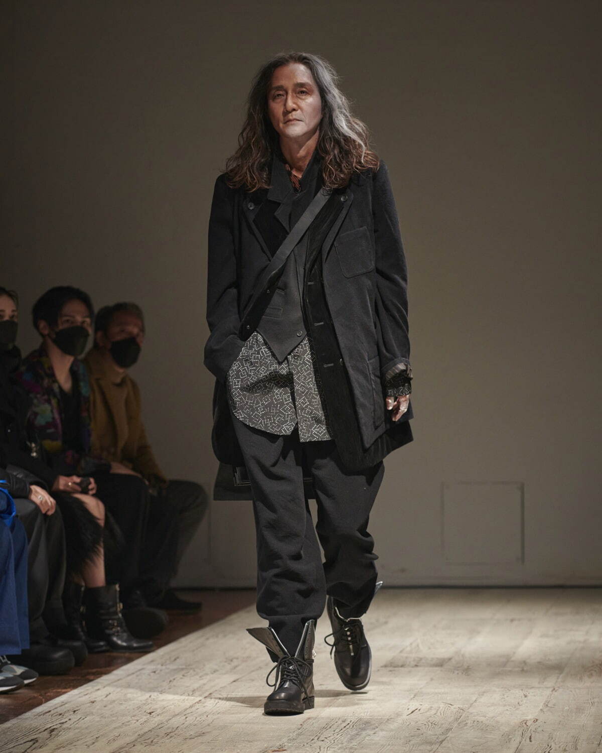 ヨウジヤマモト(Yohji Yamamoto) 2022-23年秋冬メンズコレクション  - 写真17