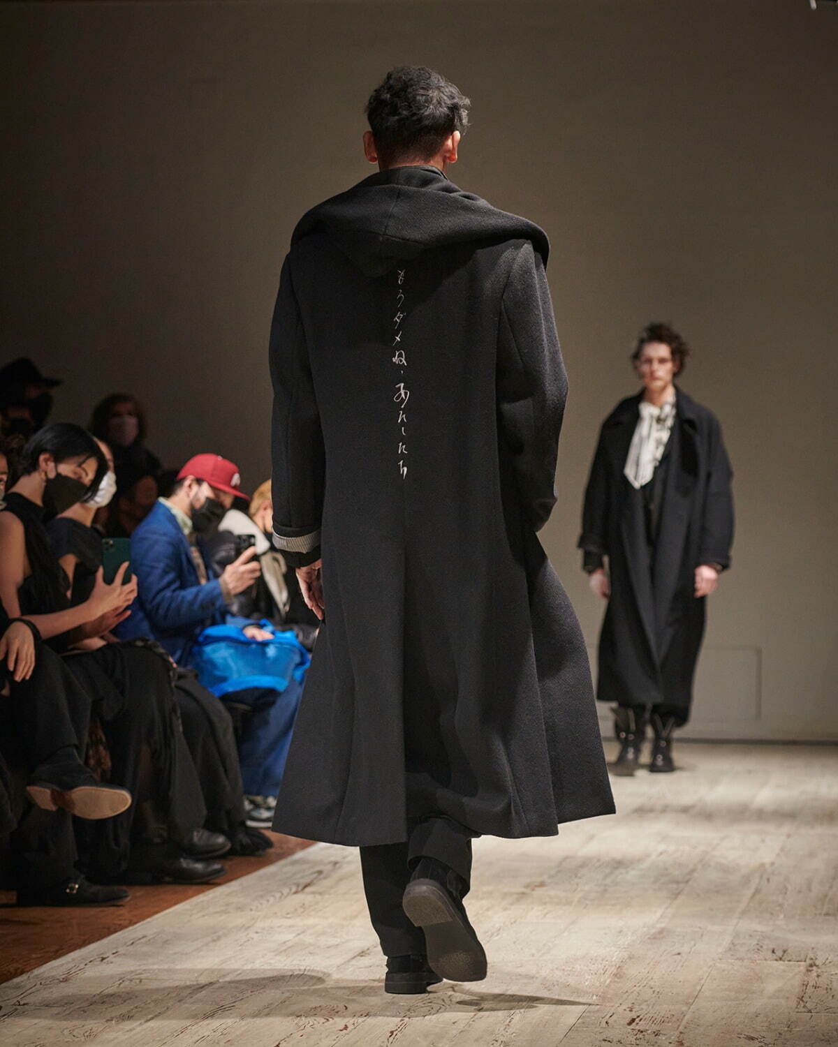 ヨウジヤマモト(Yohji Yamamoto) 2022-23年秋冬メンズコレクション  - 写真43