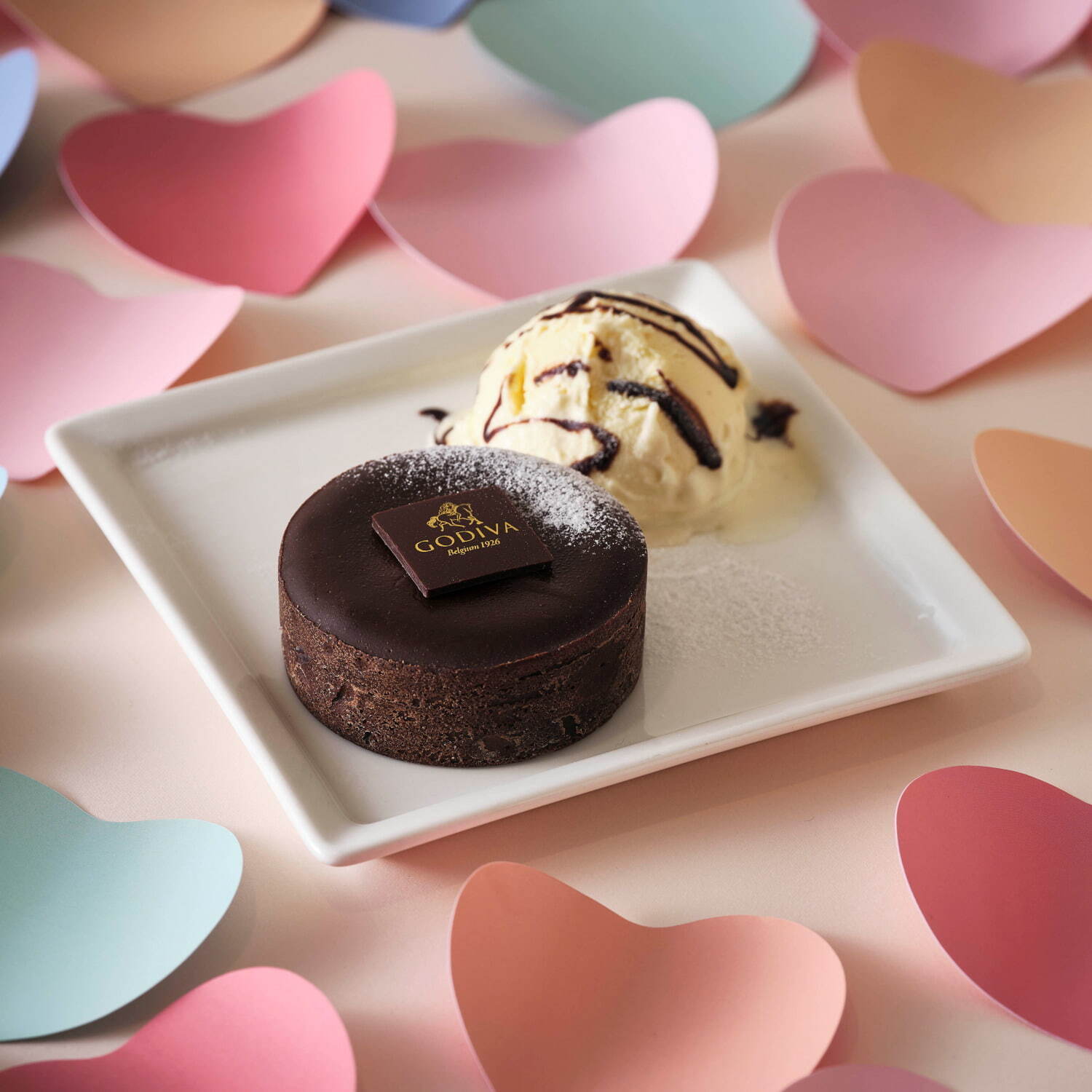 ゴディバカフェのバレンタイン“とろ～り”チョコクリーム入りフォンダンショコラ＆苺のチョコディップ｜写真2