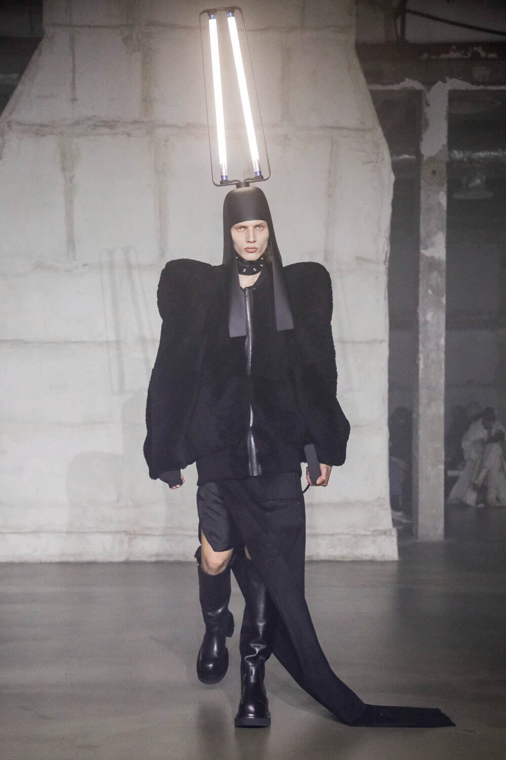 リック・オウエンス(Rick Owens) 2022-23年秋冬メンズコレクション  - 写真23